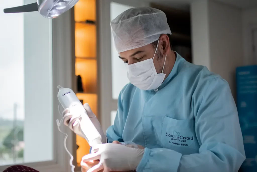 cirurgiao-dentista-em-pelotas-anderson-bianchi-lucas-gerard procedimento-de-escaneamento-3d-em-pelotas-odontologia-digital