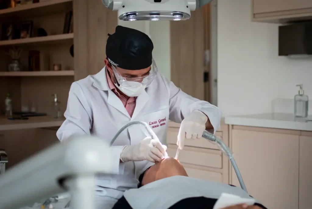 cirurgiao-dentista-em-pelotas-anderson-bianchi-lucas-gerard planejamento-digital-3d-para-implantes-dentarios-em-pelotas-bianchi-e-gerard